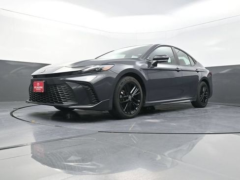 Used 2026 Toyota Camry SE FWD image 33