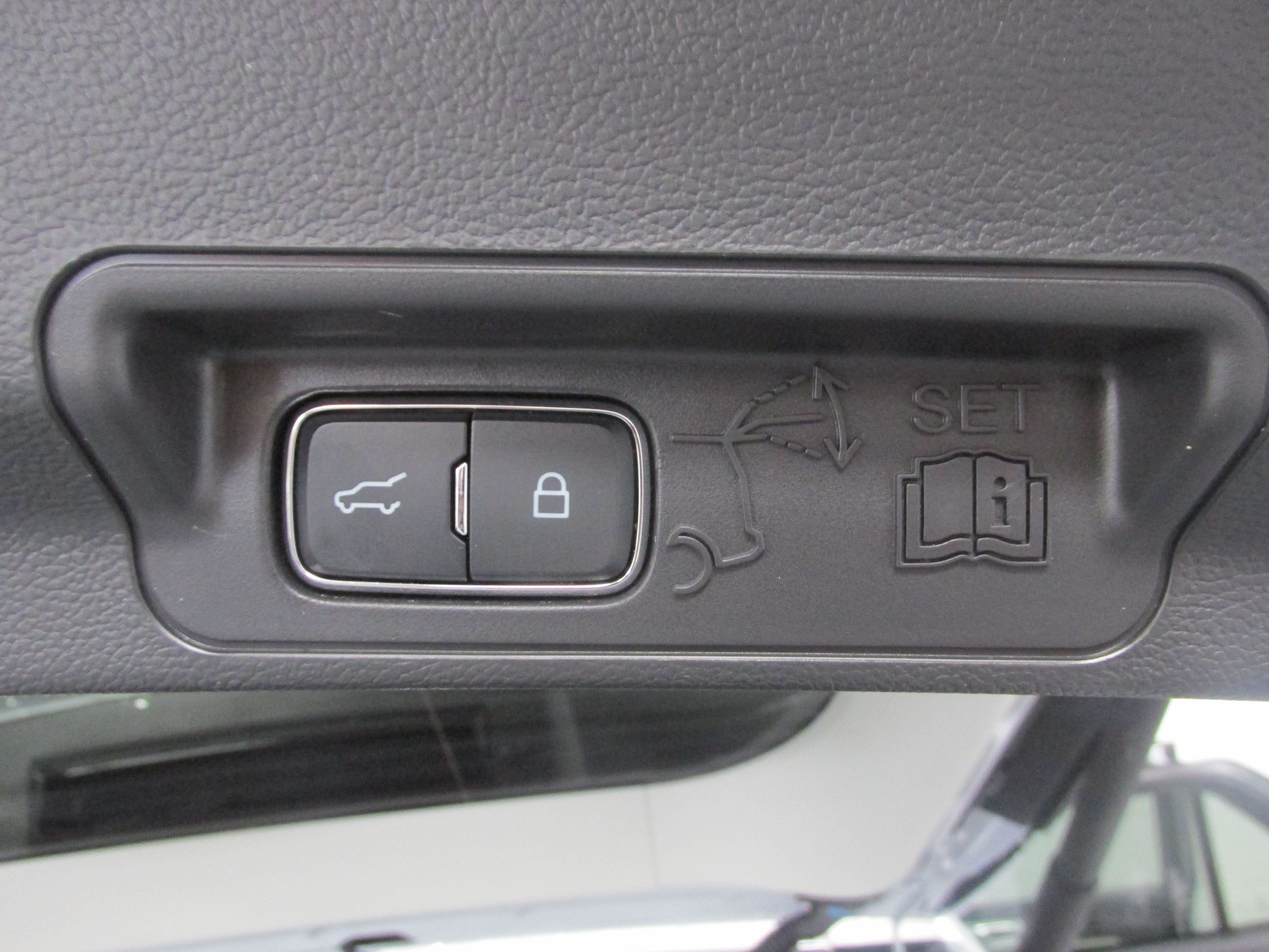 Used 2025 Ford Explorer Active w/ Active Comfort Package AWD/4WD image 25
