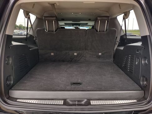 Used 2019 Cadillac Escalade ESV Luxury AWD/4WD image 18