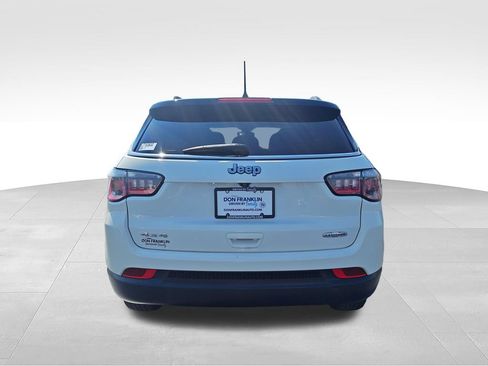 Used 2020 Jeep Compass Latitude w/ Cold Weather Group AWD/4WD image 4