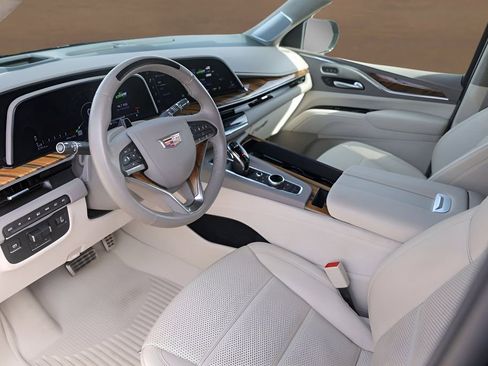 Certified 2024 Cadillac Escalade ESV Sport Platinum w/ LPO, Floor Liner Package image 10