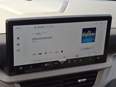 New 2025 Ford Explorer Active image 13