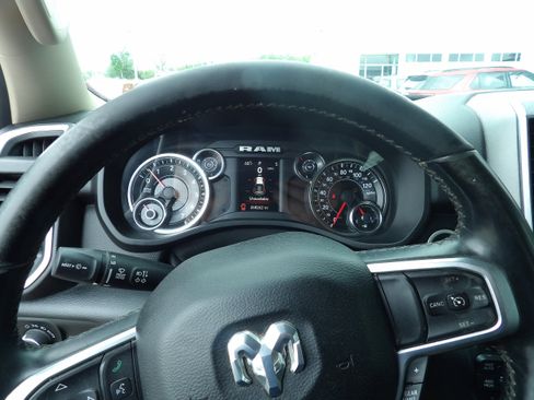 Used 2019 RAM 1500 Big Horn AWD/4WD image 17