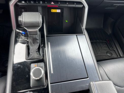 Used 2024 Toyota Sequoia Platinum RWD image 28