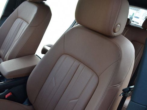 Used 2022 Audi e-tron Premium image 41