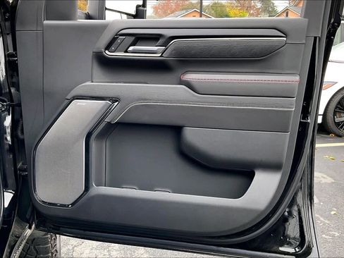 Used 2024 GMC Sierra 2500 AT4X image 26