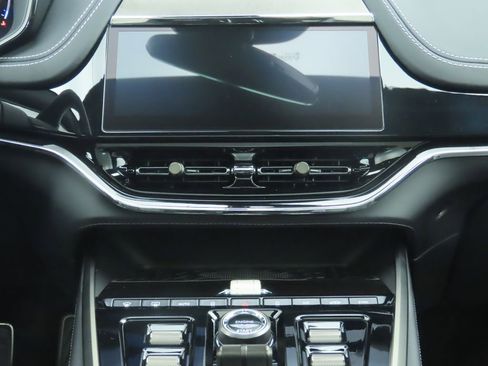 New 2026 Aston Martin DBX S image 14