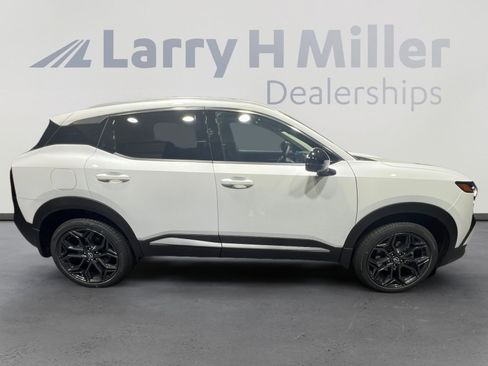 New 2026 Nissan Kicks SR w/ SR Premium Package FWD image 6