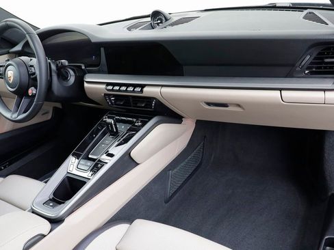 Used 2025 Porsche 911 Carrera image 24