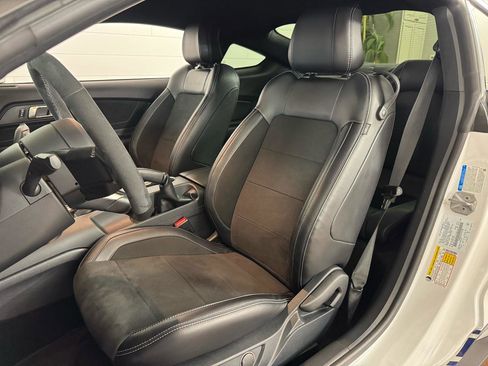 Used 2016 Ford Mustang Shelby GT350 w/ Technology Package image 13