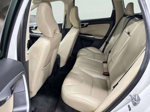 Used 2016 Volvo XC60 T5 Premier w/ Proximity Package FWD image 19