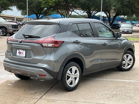 New 2025 Nissan Kicks Play S image 5