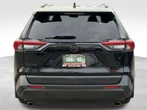 Used 2021 Toyota RAV4 XLE AWD/4WD image 8