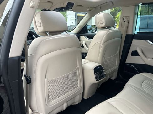 Used 2017 Maserati Levante image 12