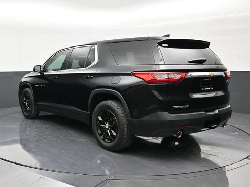 Used 2021 Chevrolet Traverse LS FWD image 3