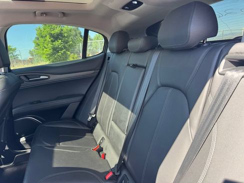 Used 2018 Alfa Romeo Stelvio Ti AWD/4WD image 8