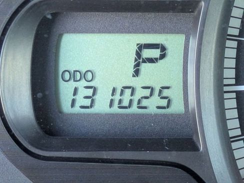 Used 2011 Toyota Sienna LE w/ Towing Pkg image 8