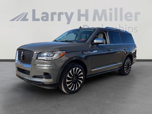 Used 2022 Lincoln Navigator Black Label image 1