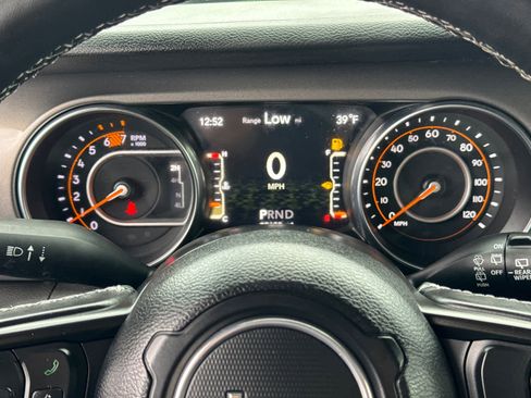 Used 2023 Jeep Wrangler Freedom Edition image 16