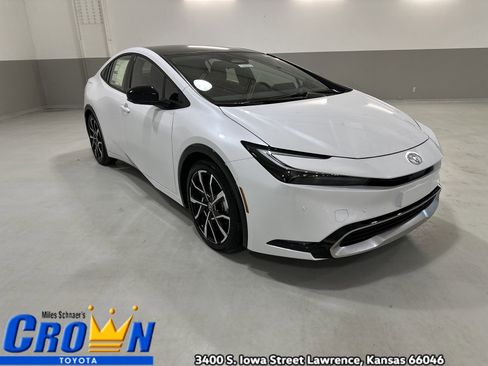 New 2026 Toyota Prius Plug-In Hybrid image 4