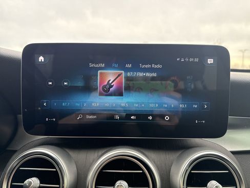 Used 2022 Mercedes-Benz GLC 300 4MATIC image 16