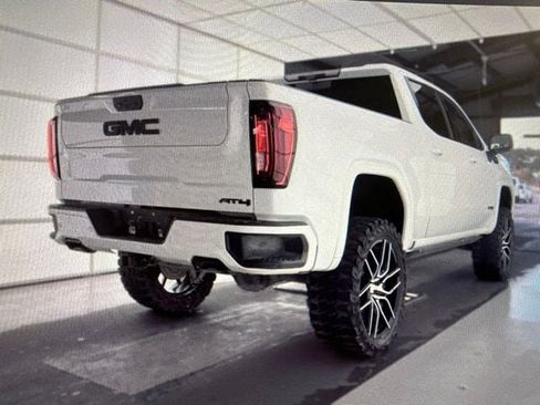 Used 2023 GMC Sierra 1500 AT4 w/ AT4 Premium Package AWD/4WD image 7