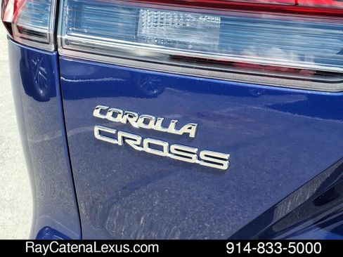 Used 2025 Toyota Corolla Cross XLE w/ Convenience Package AWD/4WD image 18