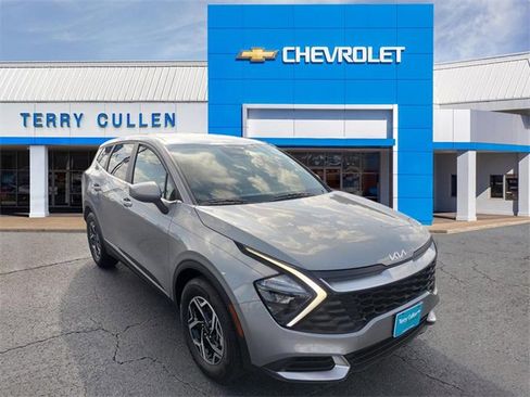Used 2023 Kia Sportage LX image 1