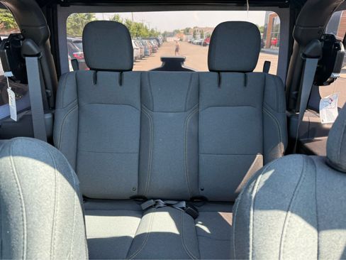 Used 2026 Jeep Wrangler Sport AWD/4WD image 27