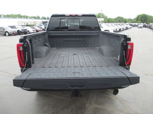 Used 2024 GMC Sierra 2500 Denali w/ Denali Reserve Package AWD/4WD image 8