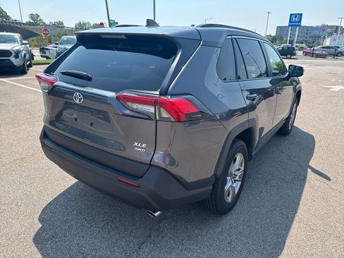 Used 2025 Toyota RAV4 XLE AWD/4WD image 8