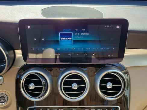 Certified 2022 Mercedes-Benz GLC 300 image 17