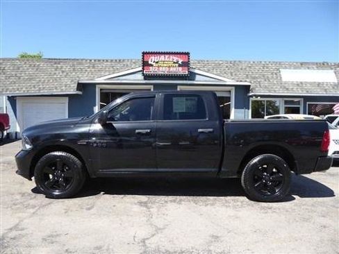 Used 2017 RAM 1500 Express w/ Black Ram 1500 Express Group AWD/4WD image 1