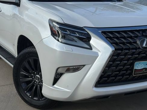 Used 2023 Lexus GX 460 Luxury AWD/4WD image 3