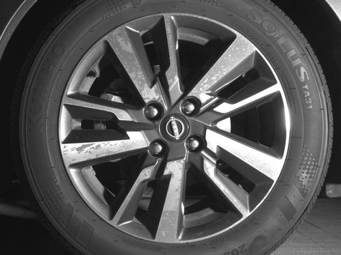 Used 2025 Nissan Versa SV FWD image 12