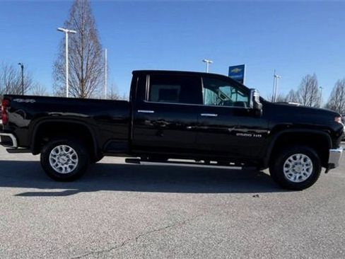 Used 2022 Chevrolet Silverado 2500 LTZ image 9