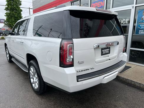 Used 2017 GMC Yukon XL Denali AWD/4WD image 5