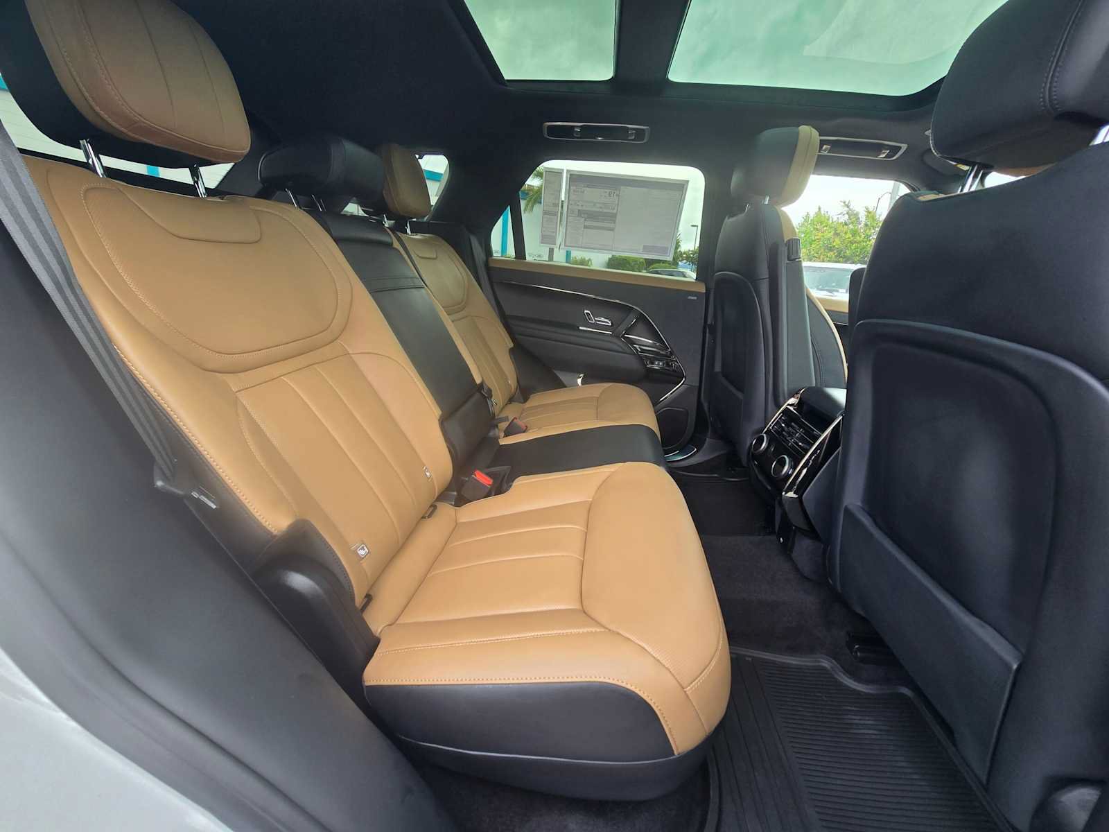 New 2026 Land Rover Range Rover Sport Dynamic SE AWD/4WD image 12