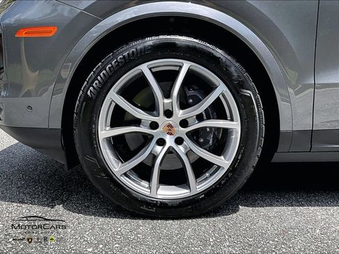 Used 2026 Porsche Cayenne AWD/4WD image 9