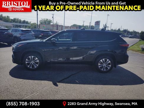 Used 2022 Toyota Highlander XLE AWD/4WD image 4