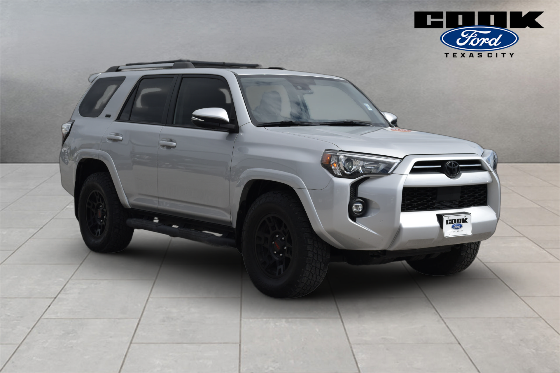 Used 2023 Toyota 4Runner SR5 Premium w/ Moonroof Package RWD image 2