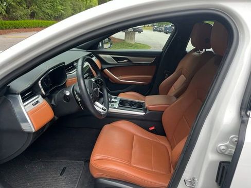 Certified 2024 Jaguar XF R-Dynamic SE RWD image 5