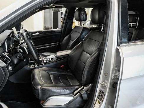 Used 2017 Mercedes-Benz GLS 550 4MATIC image 35