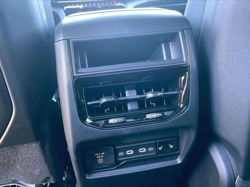 New 2026 Jeep Grand Cherokee Limited w/ Limited Altitude Package AWD/4WD image 17