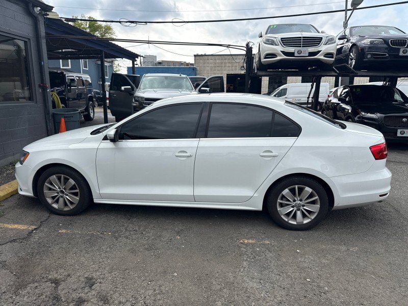 Used 2015 Volkswagen Jetta TDI SE FWD image 4