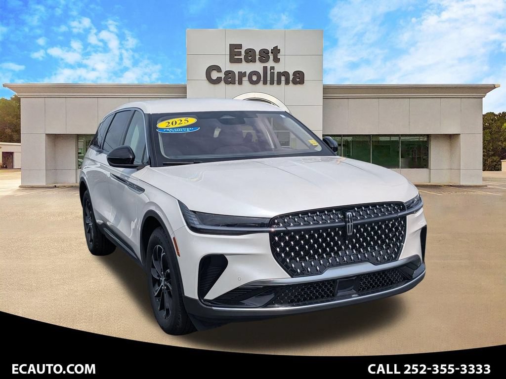 Used 2025 Lincoln Nautilus Premier AWD/4WD image 1