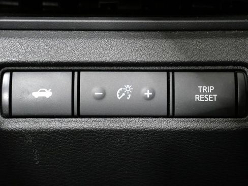 Used 2024 Nissan Altima 2.5 SV image 14