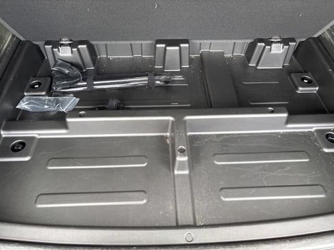 Used 2025 GMC Yukon XL Denali AWD/4WD image 41
