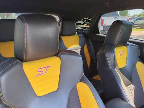 Used 2013 Ford Focus ST FWD image 7