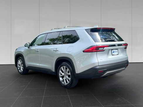 Used 2024 Toyota Grand Highlander AWD image 3